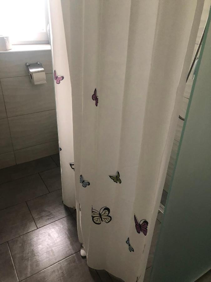 Heni Apartment Bük Buitenkant foto