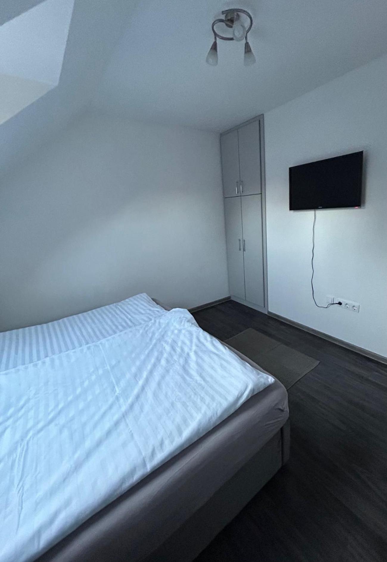 Heni Apartment Bük Buitenkant foto