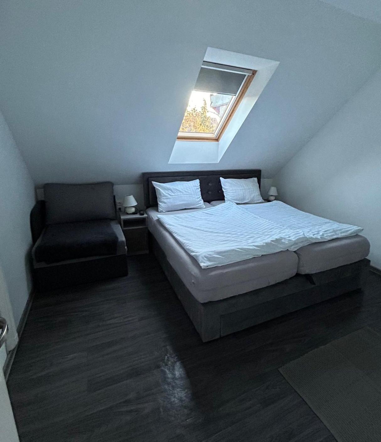 Heni Apartment Bük Buitenkant foto