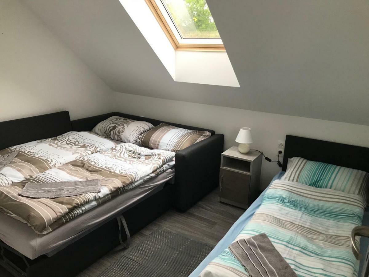 Heni Apartment Bük Buitenkant foto